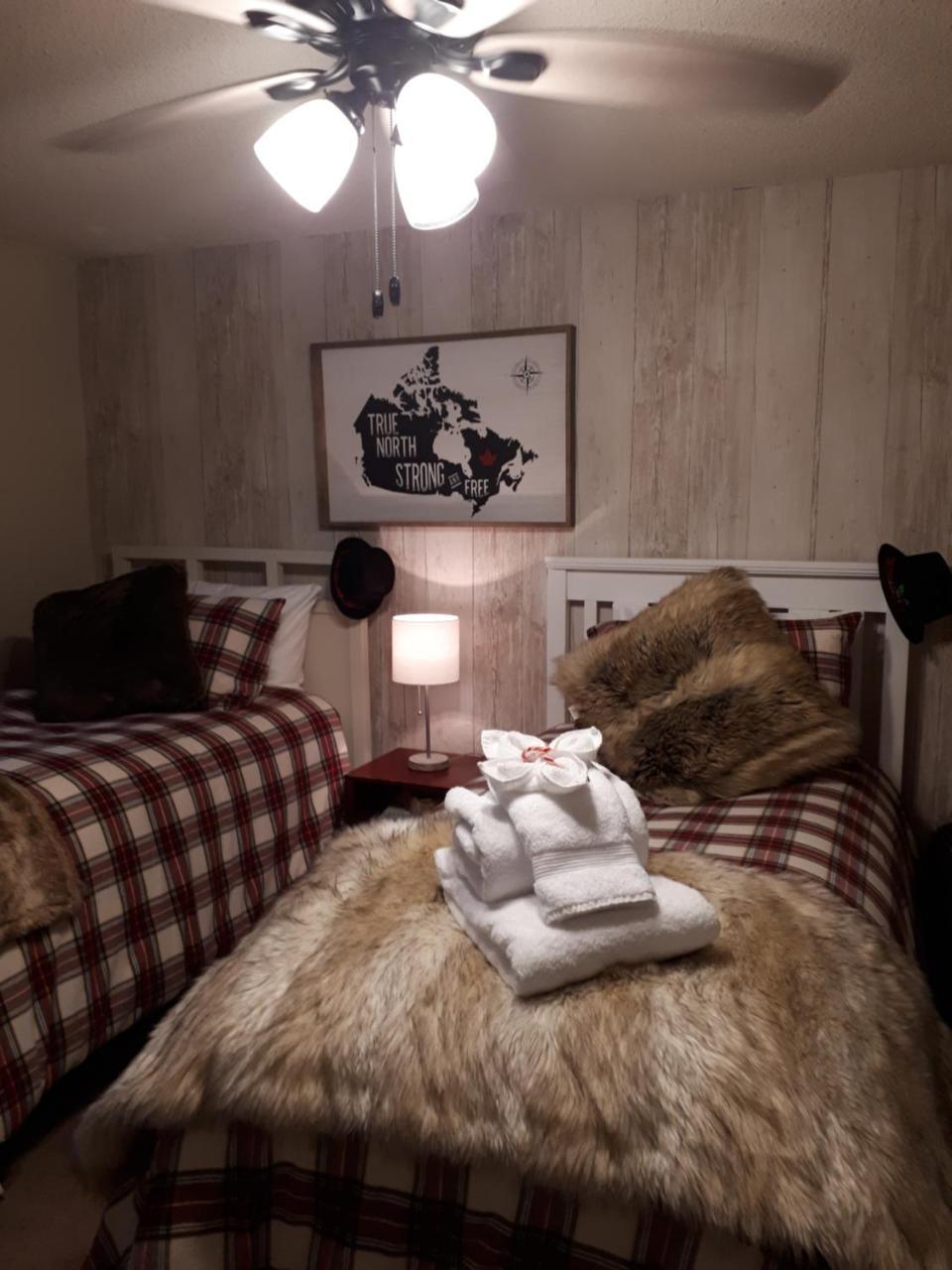 The Tartan House Bed & Breakfast Эйджакс Экстерьер фото